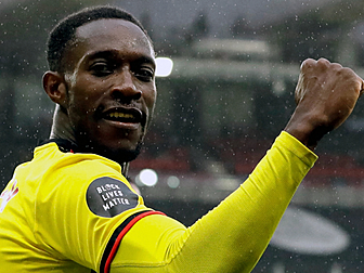 Danny Welbeck signs for Bright...